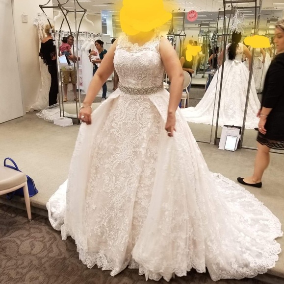 Wedding Dress - Picture 3 of 5